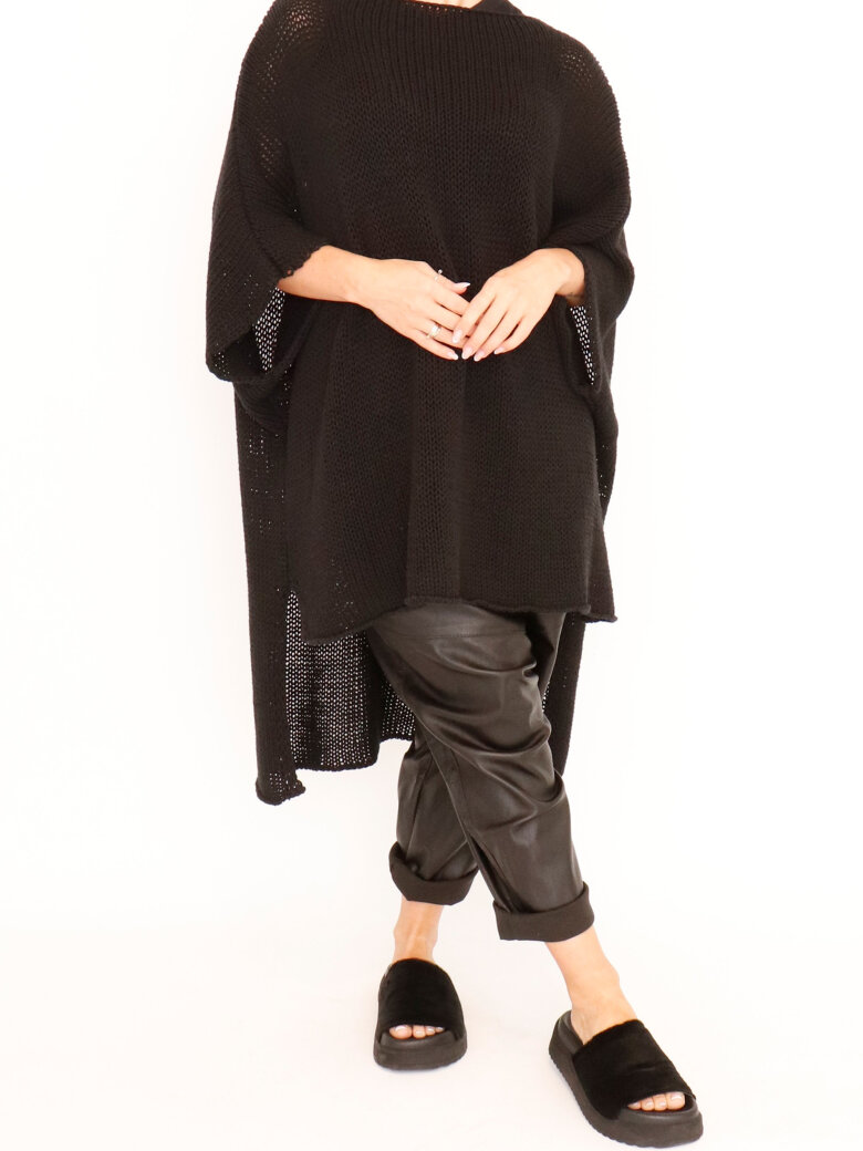 Sort Aarhus - Oversized knit blouse