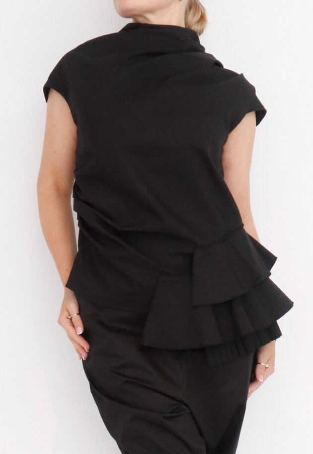 Sort Aarhus - Elegant top with pleated detail